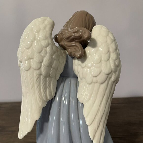 O'Well Grandeur Noel Collector's Edition Porcelain Angel With Bell 12.5 Figurine - Picture 7 of 8